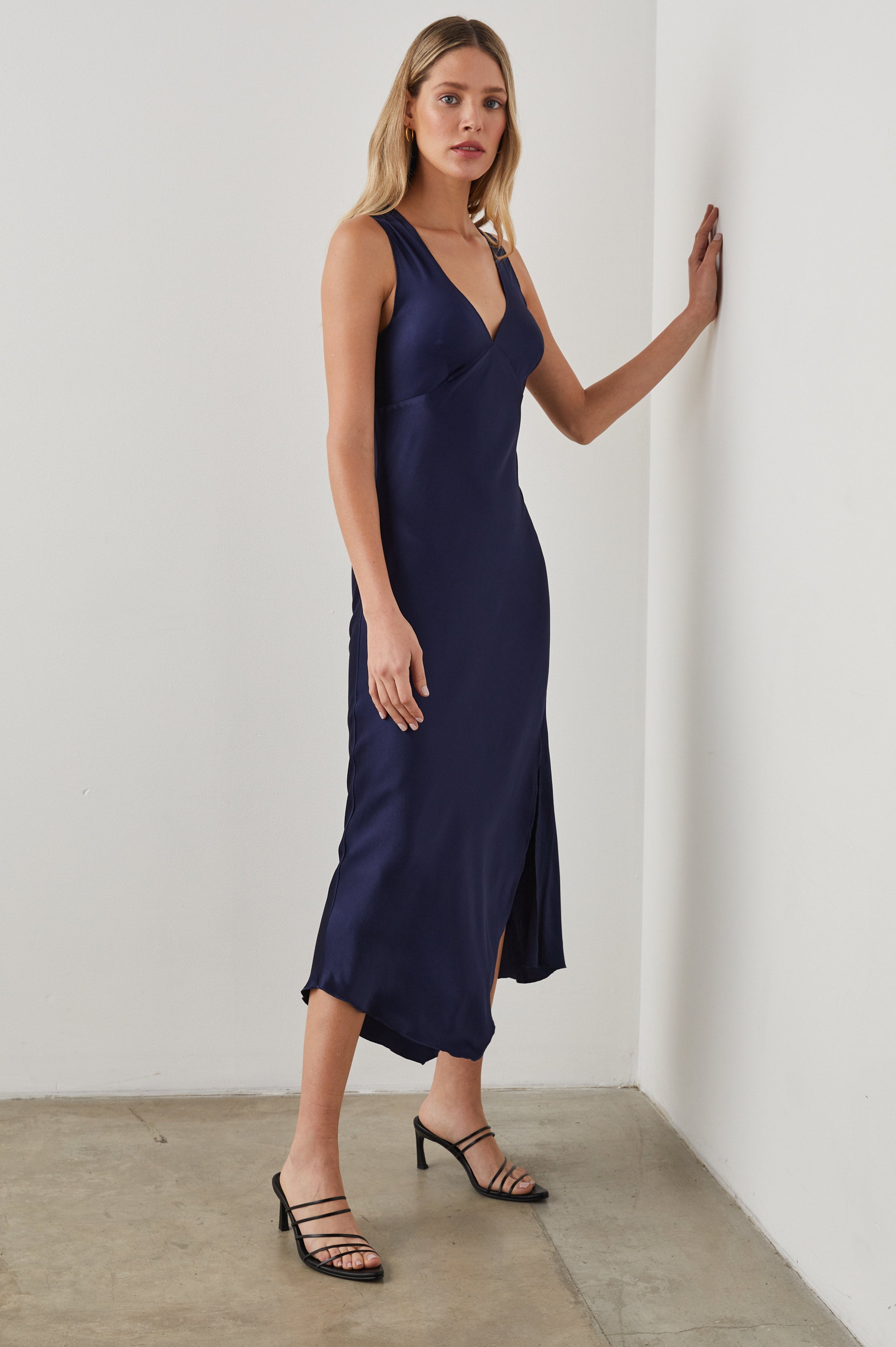 Silk laundry outlet tie shoulder dress